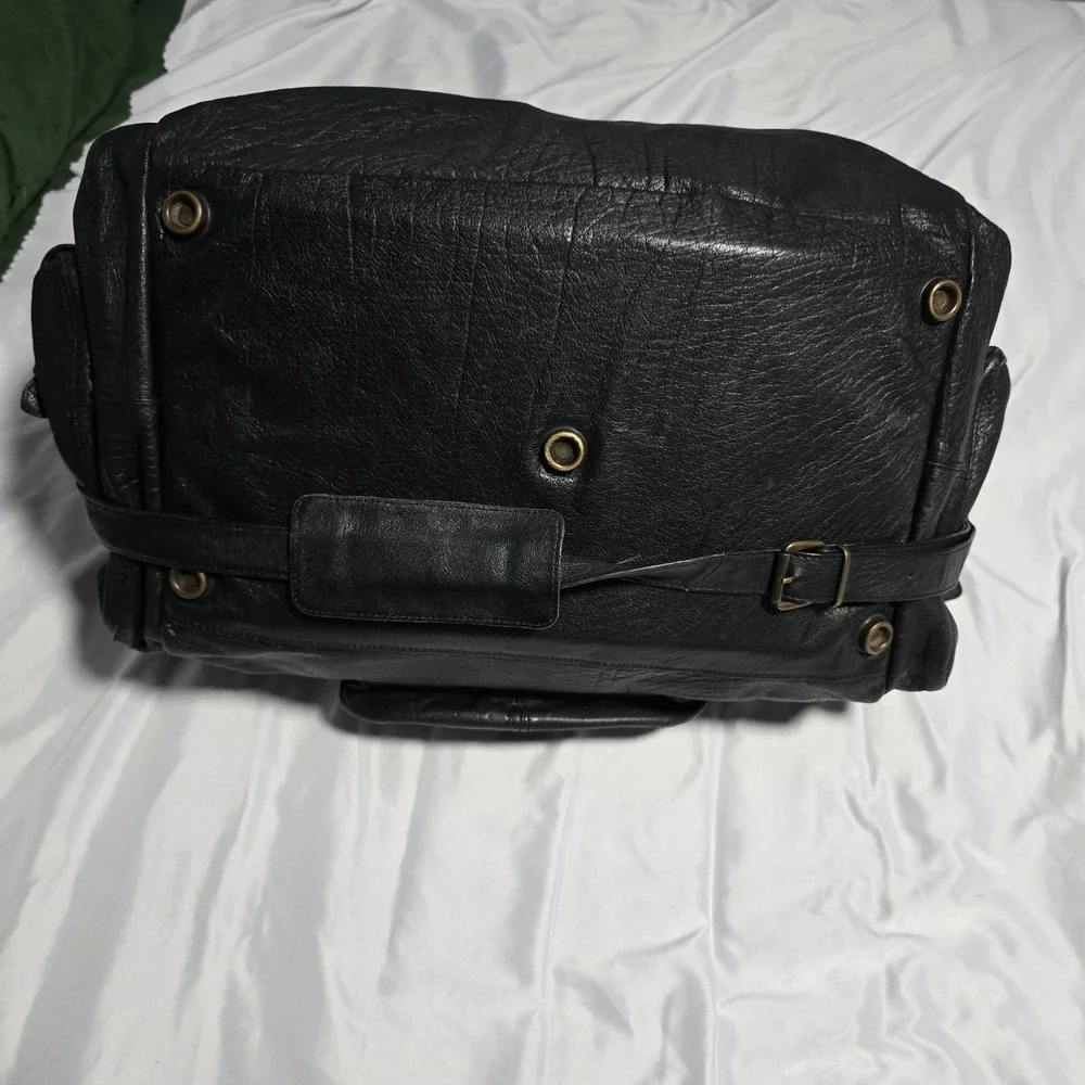 Overland Outfitters Black Leather Travel Duffel Bag Weekender Carry On Large